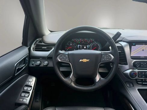 Used 2020 Chevrolet Suburban LT AWD/4WD image 43