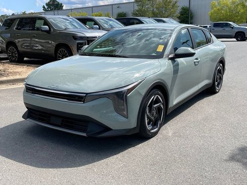Used 2025 Kia K4 EX FWD image 3