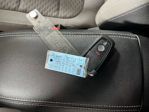Used 2022 Ford Escape SE FWD image 23