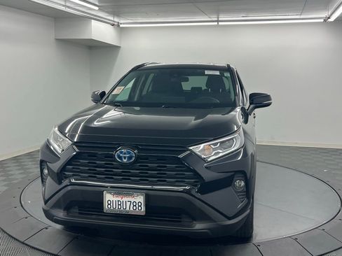 Used 2021 Toyota RAV4 XLE w/ Carpet Mat Package (TMS) image 5