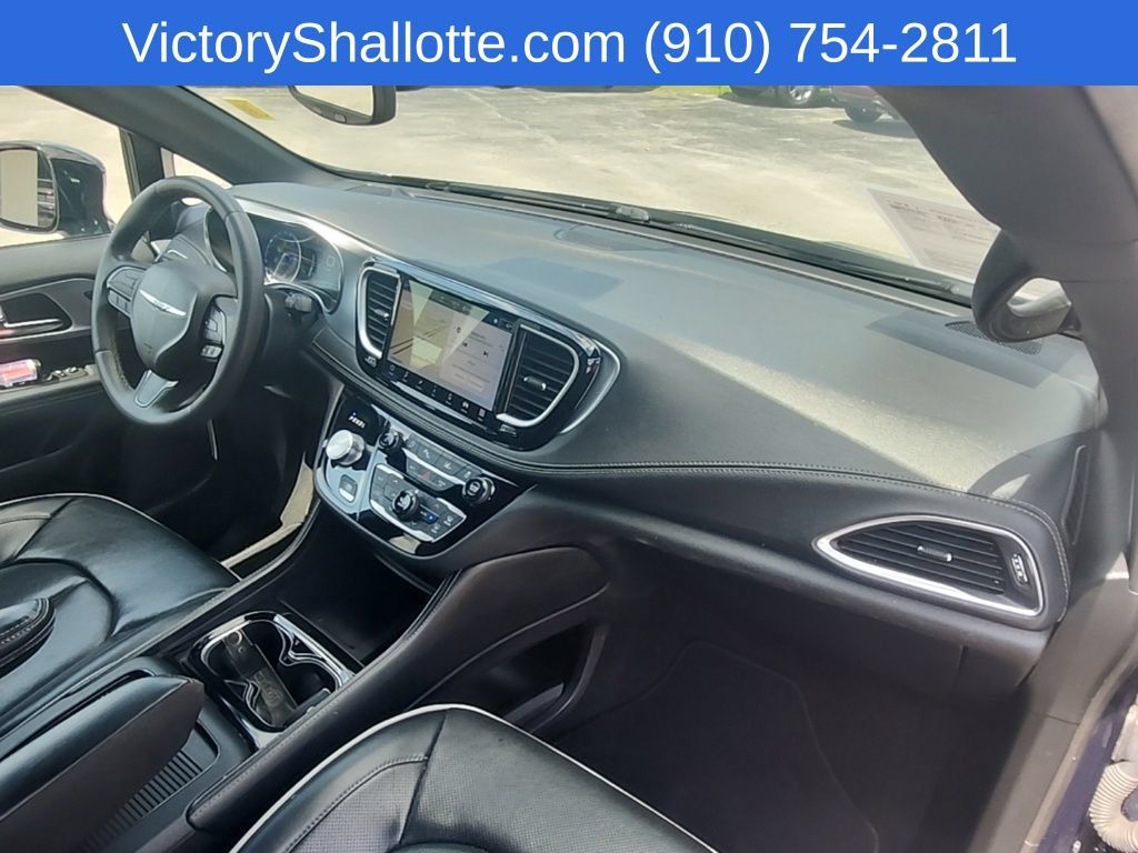 Used 2025 Chrysler Pacifica Limited FWD image 39