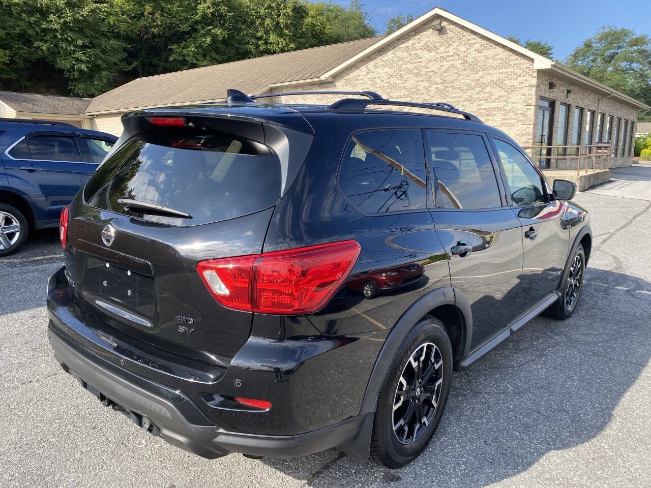 Used 2019 Nissan Pathfinder SV w/ Rock Creek Edition AWD/4WD image 5
