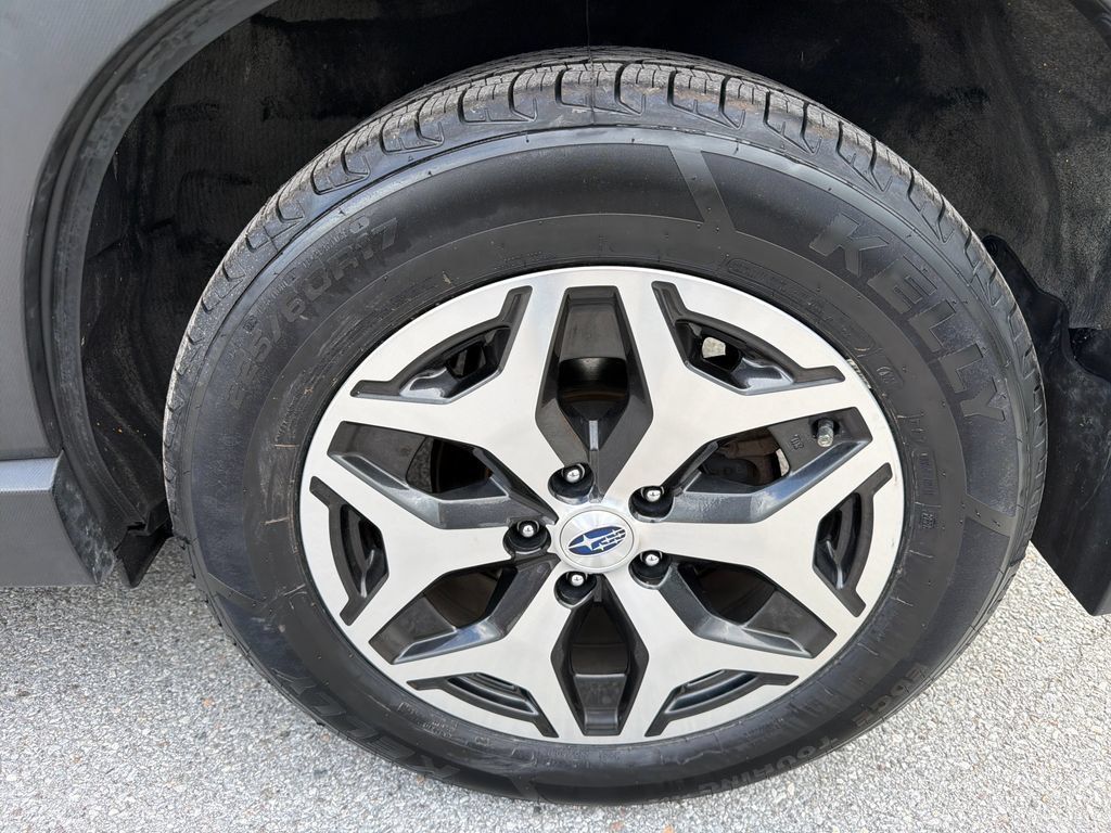 Certified 2024 Subaru Forester Premium AWD/4WD image 12