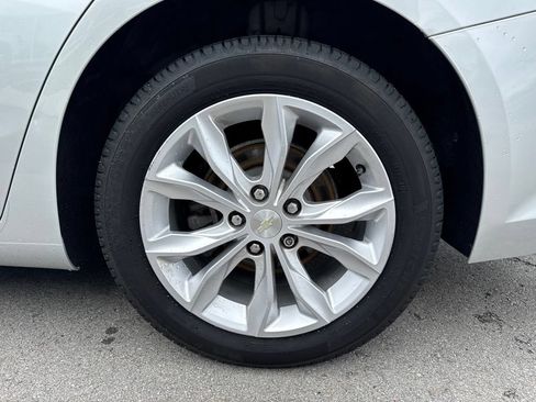 Used 2019 Chevrolet Malibu LT FWD image 25