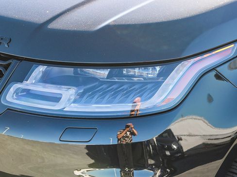 Used 2022 Land Rover Range Rover Sport HSE Dynamic image 5