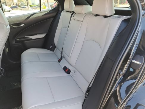 Used 2024 Lexus UX 250h FWD image 15