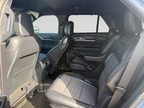 Used 2025 Ford Explorer ST-Line w/ Premium Package RWD image 14