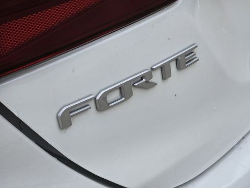 Certified 2023 Kia Forte LXS FWD image 16