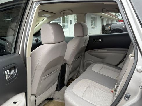 Used 2011 Nissan Rogue SV image 12