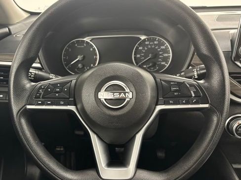 Used 2024 Nissan Altima 2.5 SV image 22