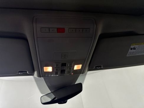 Used 2019 Volkswagen Atlas SEL Premium image 24