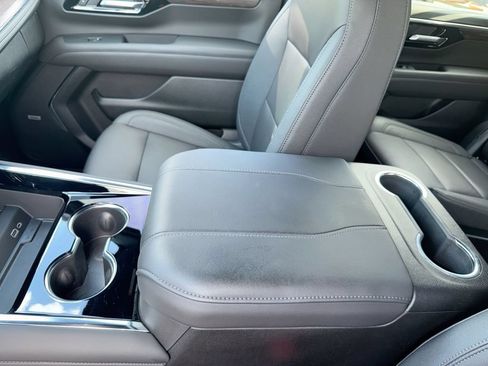 Used 2025 Chevrolet Suburban LT w/ Comfort Package RWD image 24