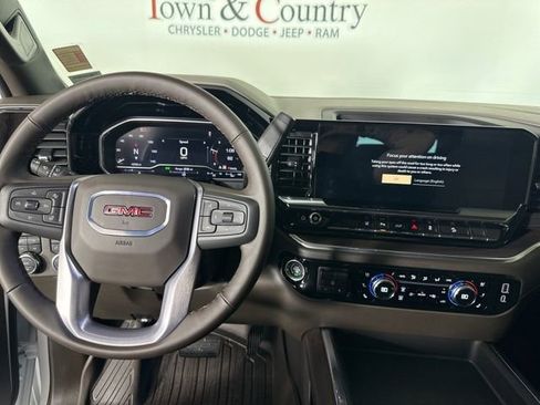 Used 2025 GMC Sierra 2500 SLT w/ SLT Premium Package image 10