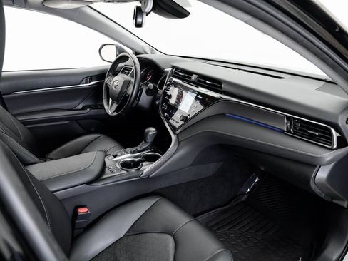 Used 2019 Toyota Camry XSE image 21