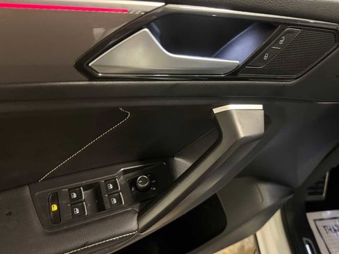 Certified 2023 Volkswagen Tiguan SE R-Line FWD image 21