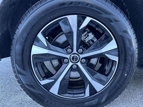 New 2026 Volvo XC60 B5 Core w/ Climate Package image 12