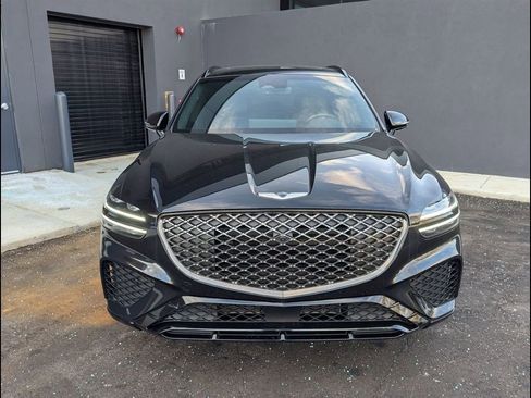 Used 2025 Genesis GV70 3.5T Sport w/ Sport Advanced Package AWD/4WD image 9