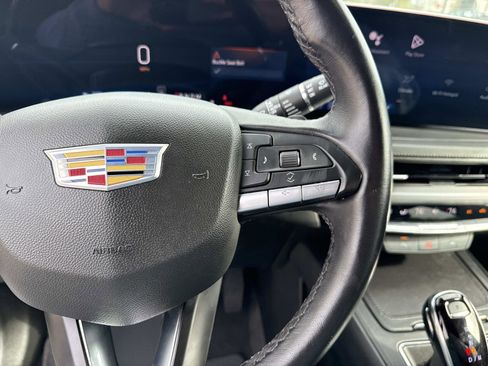 Used 2025 Cadillac XT4 Premium Luxury image 30