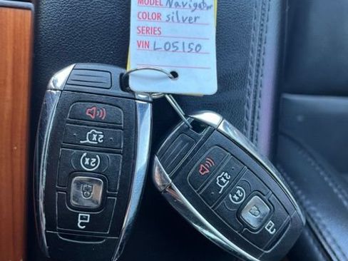 Used 2019 Lincoln Navigator Premiere AWD/4WD image 50