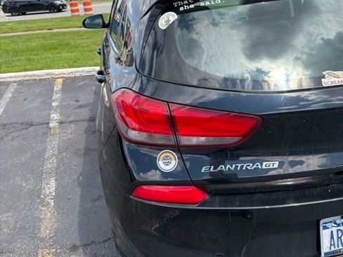 Used 2018 Hyundai Elantra GT FWD image 12