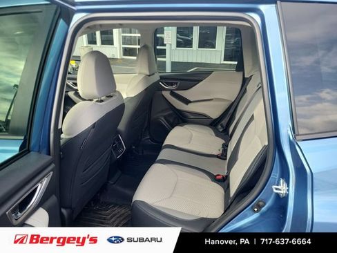 Used 2023 Subaru Forester Premium AWD/4WD image 9