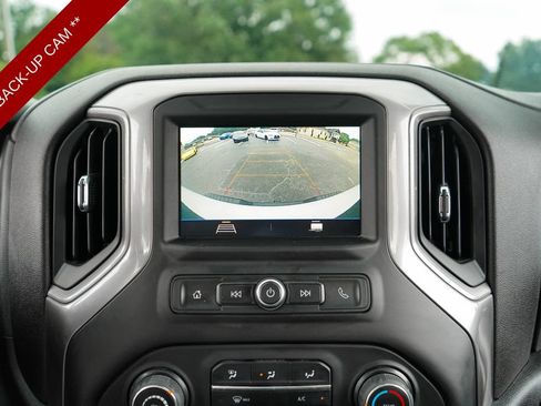 Used 2022 Chevrolet Silverado 2500 Custom w/ Custom Value Package AWD/4WD image 10