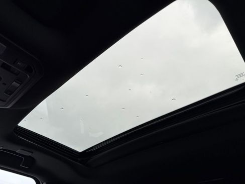 Used 2025 Toyota Tacoma Limited image 26