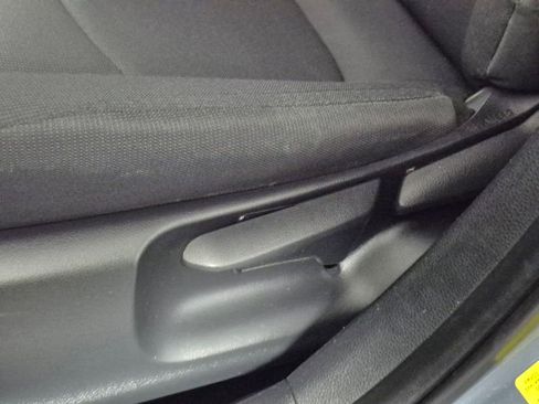 Used 2021 Toyota Corolla LE FWD image 17