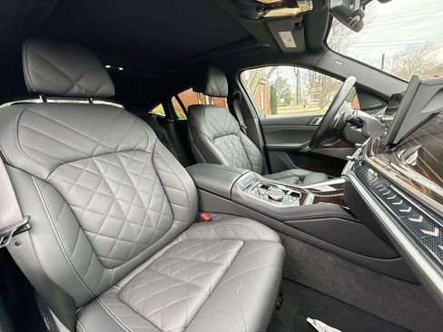 Used 2024 BMW X6 xDrive40i image 14