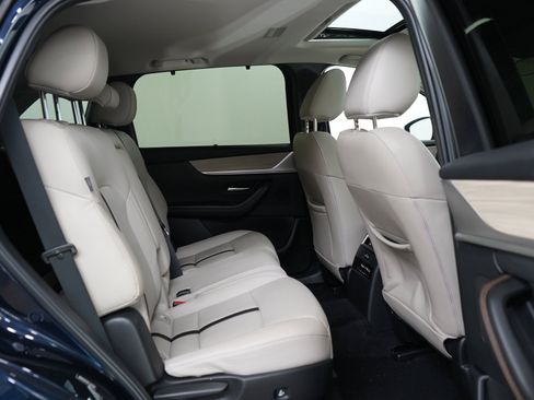 Certified 2024 MAZDA CX-90 Plug-In Hybrid w/ Preferred AWD/4WD image 13