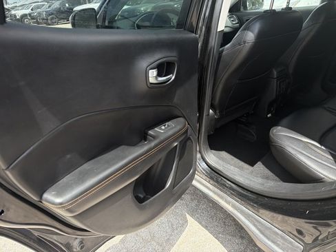 Used 2018 Jeep Compass Limited AWD/4WD image 16