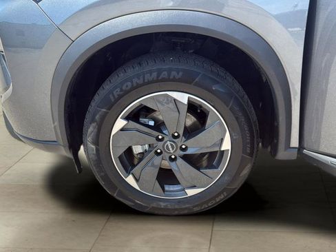 Used 2025 Nissan Rogue SV AWD/4WD image 36