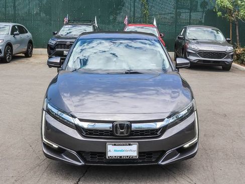 Used 2018 Honda Clarity Touring image 2