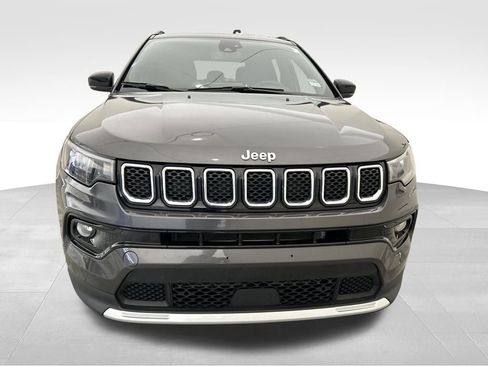 Used 2024 Jeep Compass Limited image 9
