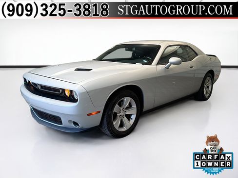 Used 2023 Dodge Challenger SXT RWD image 1