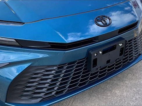 Used 2026 Toyota Camry SE w/ Convenience Package FWD image 29