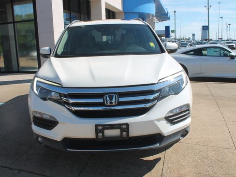 Used 2017 Honda Pilot Elite image 2