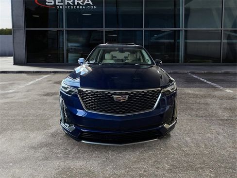 Certified 2023 Cadillac XT6 Premium Luxury image 6