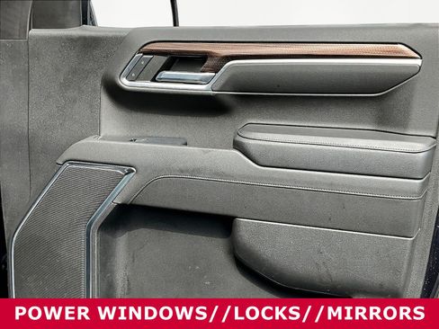 Used 2022 Chevrolet Silverado 1500 LT AWD/4WD image 25