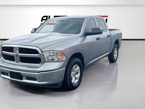 Used 2023 RAM 1500 Classic SLT w/ Trailer & Traction Group AWD/4WD image 3