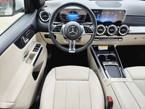 New 2026 Mercedes-Benz GLB 250 4MATIC image 11