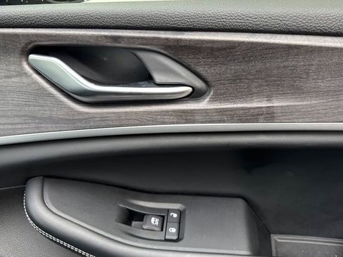 Used 2023 Jeep Grand Cherokee L Limited image 22