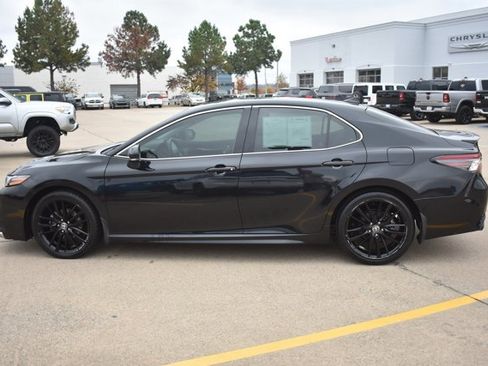 Used 2022 Toyota Camry XSE image 9