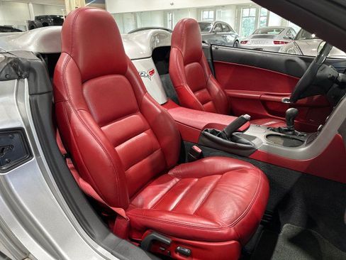 Used 2006 Chevrolet Corvette Convertible w/ Preferred Equipment Group RWD image 6