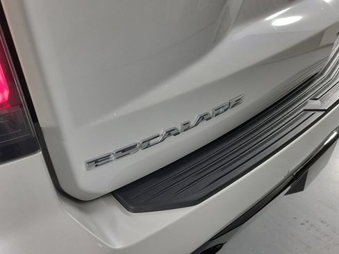 Used 2024 Cadillac Escalade Sport Platinum RWD image 5