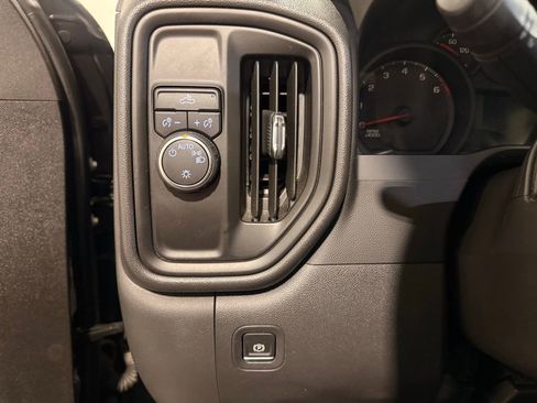 Used 2020 Chevrolet Silverado 1500 Custom w/ Custom Value Package image 15