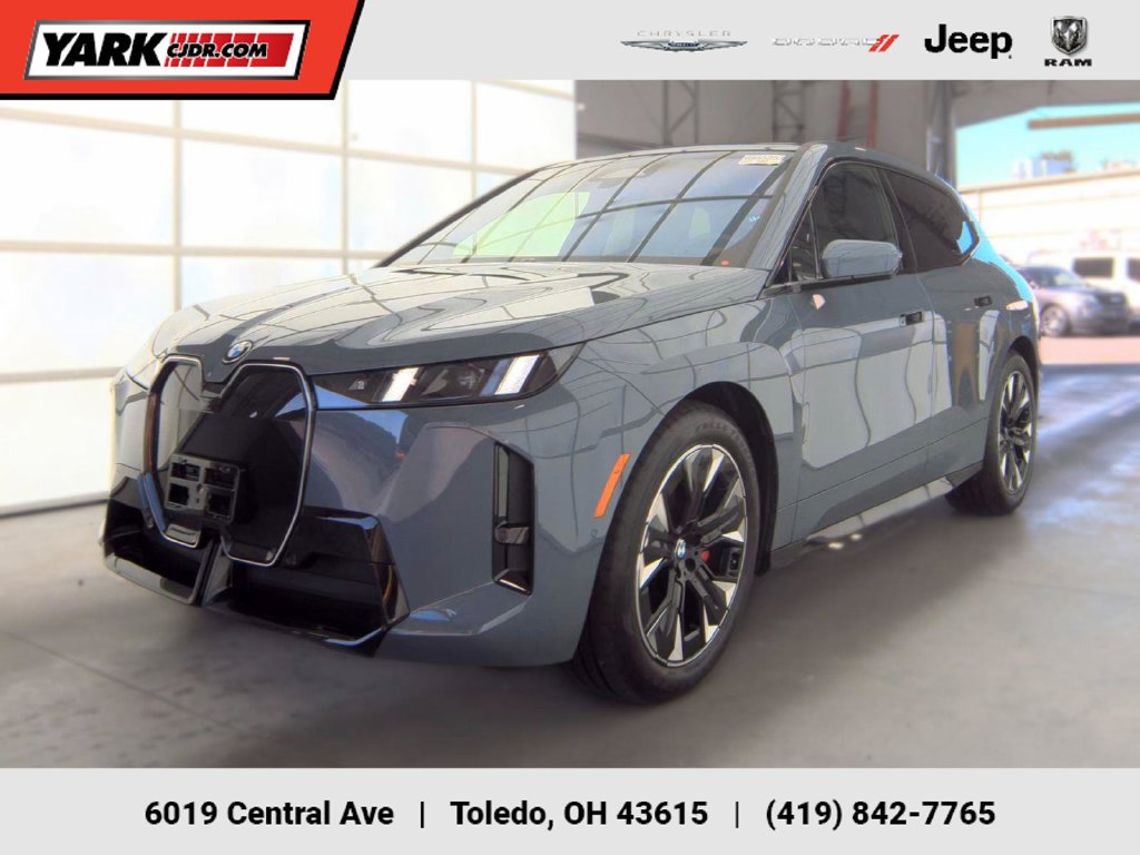 Used 2026 BMW iX xDrive60 w/ M Sport Package AWD/4WD image 1