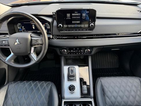 Used 2024 Mitsubishi Outlander SEL image 13