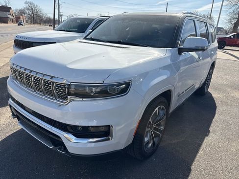 Used 2022 Jeep Grand Wagoneer Series III w/ Rear Seat Video Group 1 image 2