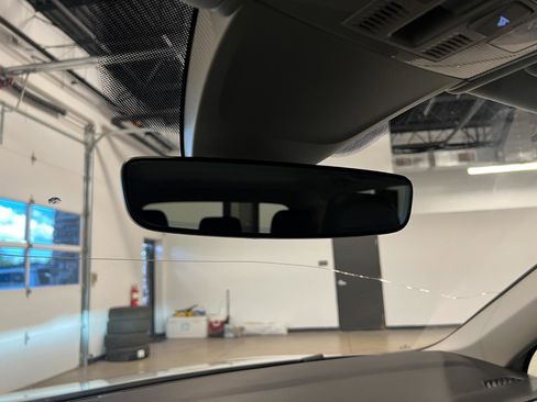 Used 2023 Volkswagen Tiguan SE image 24